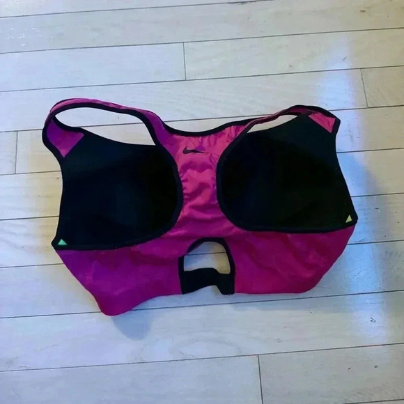 Pink nike sports bra - Picture 2 of 4